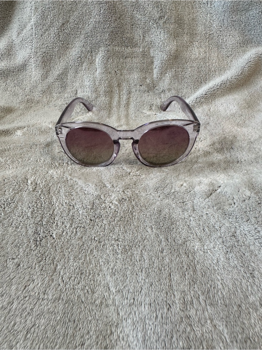Round Transparent Lavender Sunglasses with Gradient Lenses